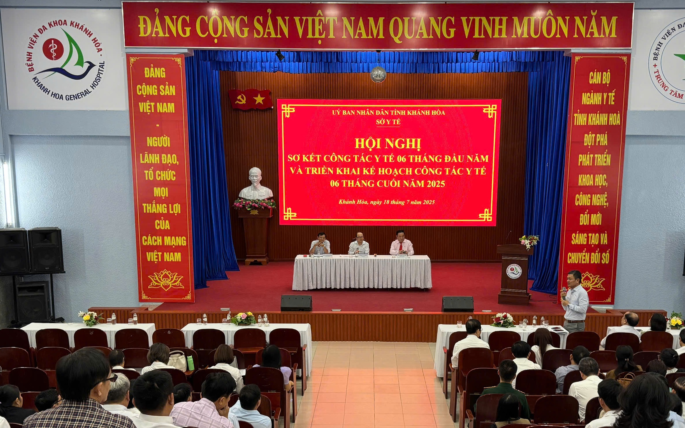 Ngành Y tế Khánh Hòa khám và điều trị cho hơn 1,8 triệu lượt người trong 6 tháng đầu năm 2025